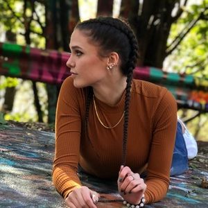 Meet your Posher, Rebecca